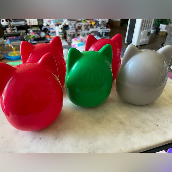 NEW- 5 EMPTY Squishmallow Capsules in Holiday colors red, green, & silver - Picture 1 of 5